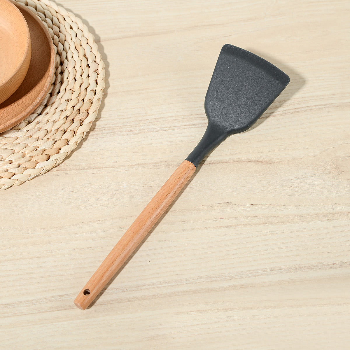 Silicone Solid Turner With Beech Handle - IUIGA