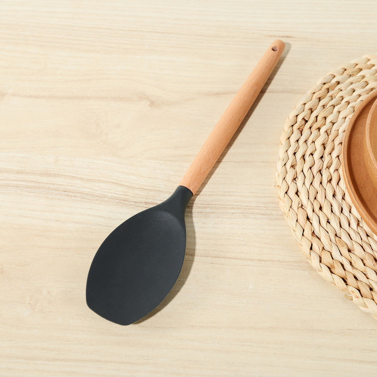 Silicone Round Spatula With Beech Handle - IUIGA