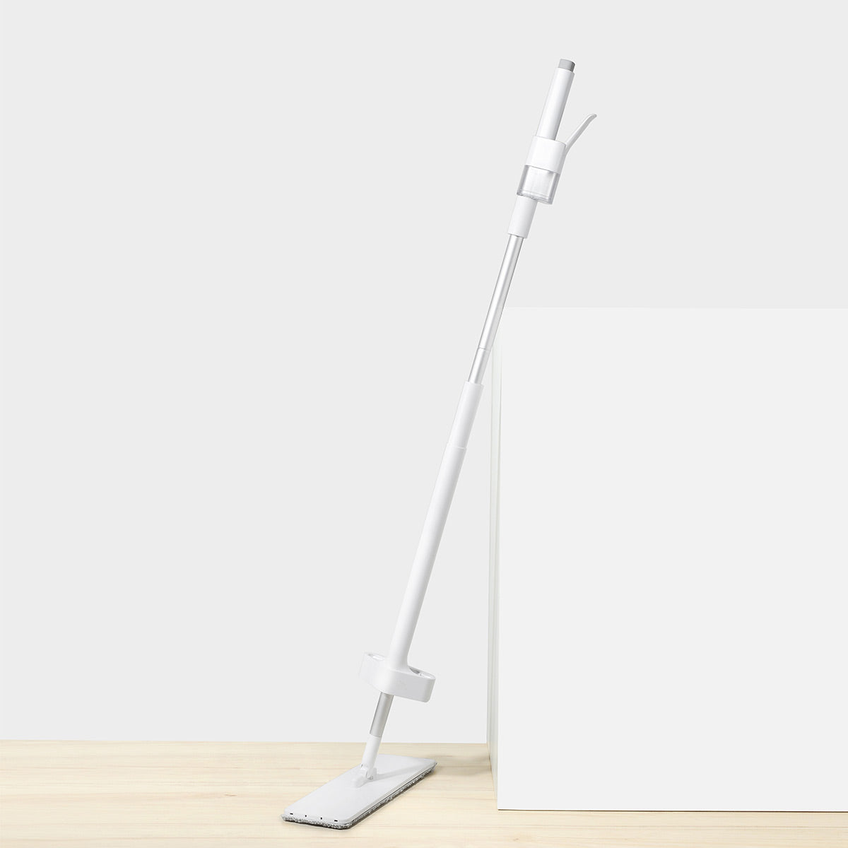 Spray Mop For Floor Cleaning - IUIGA
