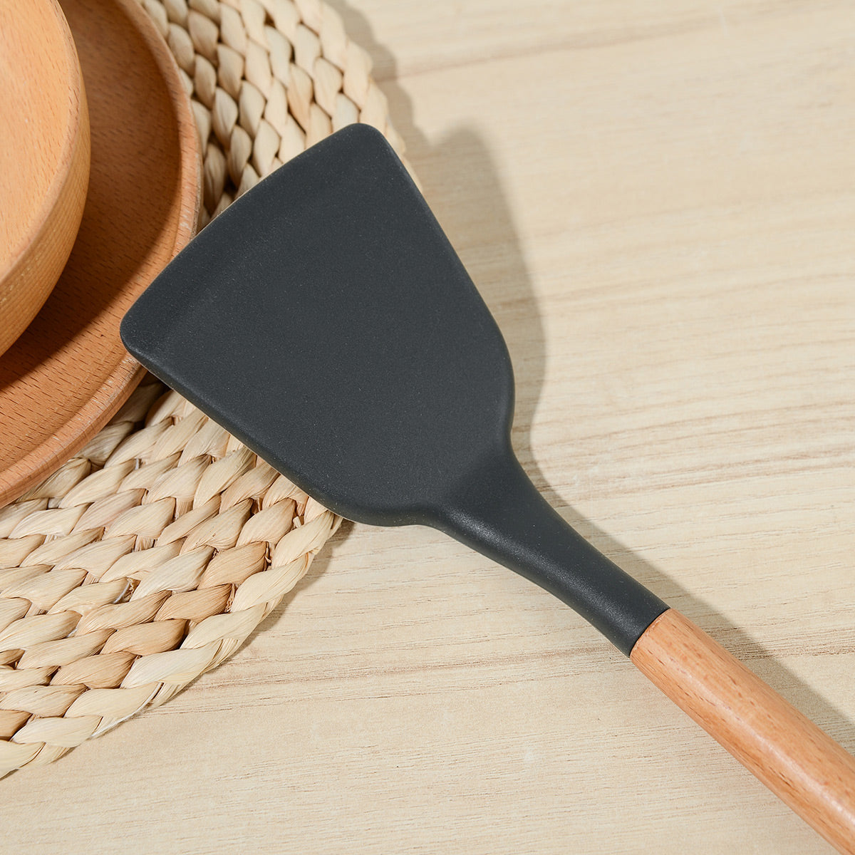 Silicone Solid Turner With Beech Handle - IUIGA