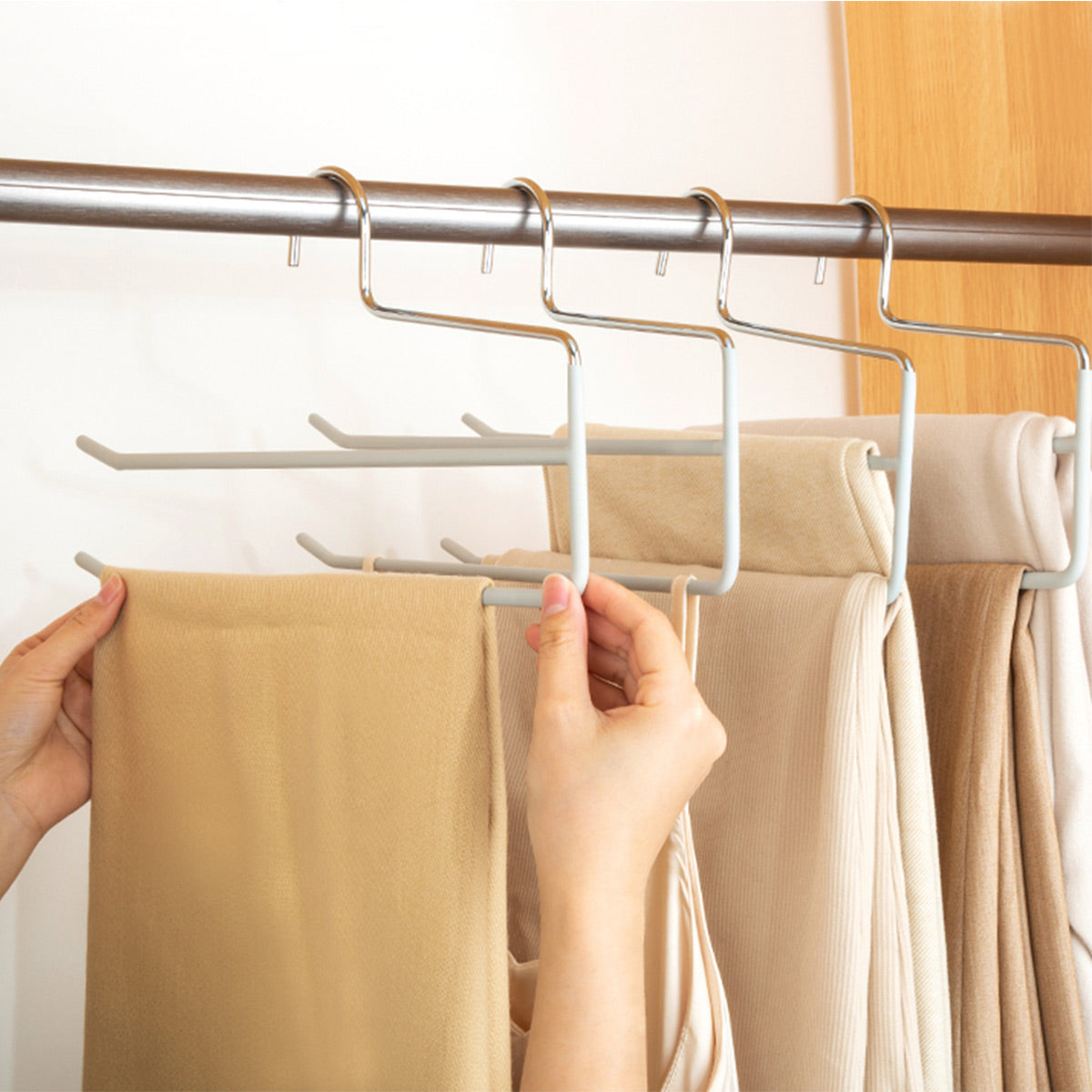 Non-Slip Layered Pants Hangers (5 Pcs) - IUIGA
