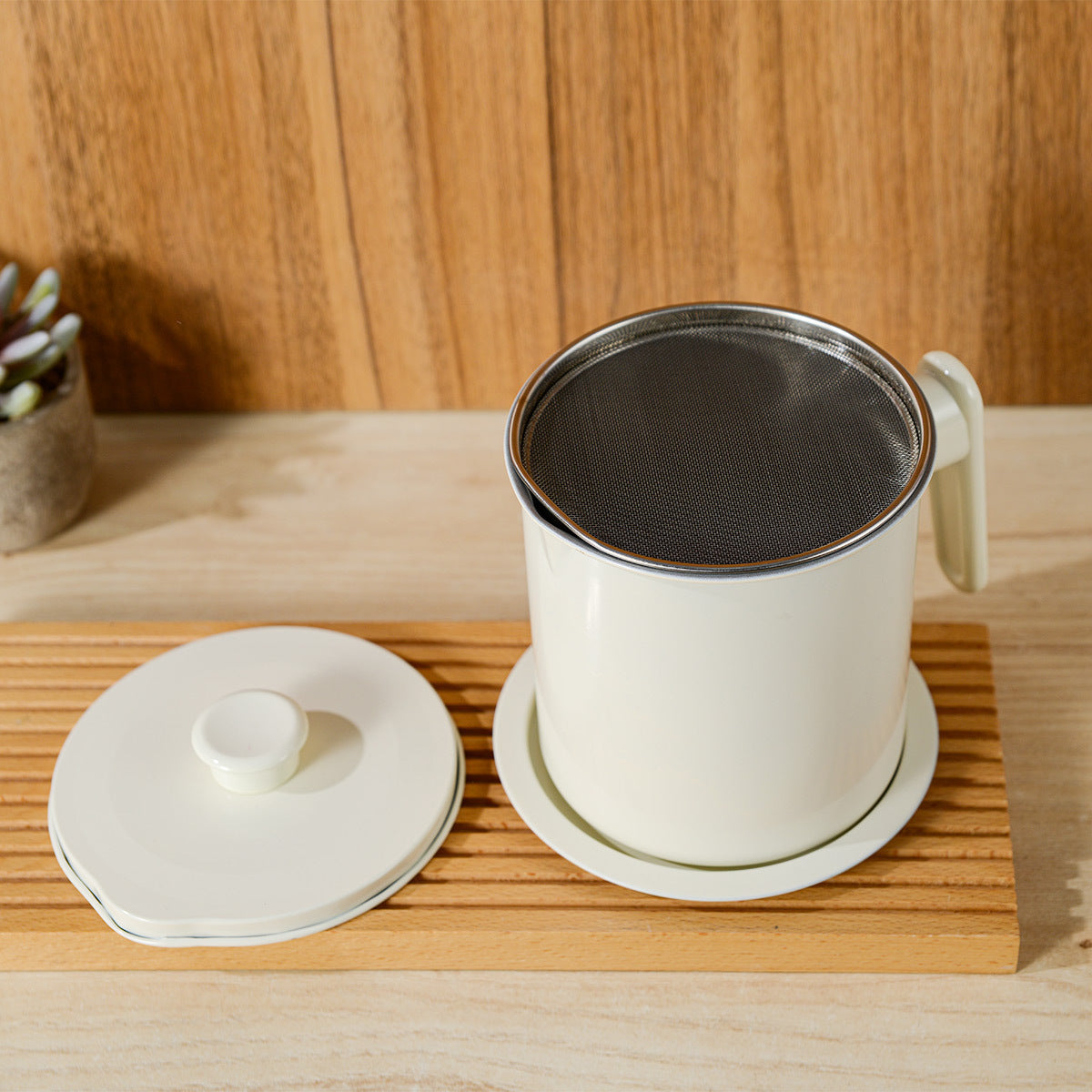 Oil Container With Strainer - IUIGA